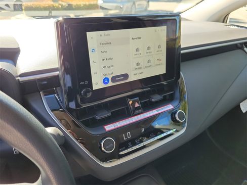 Used 2026 Toyota Corolla LE image 22