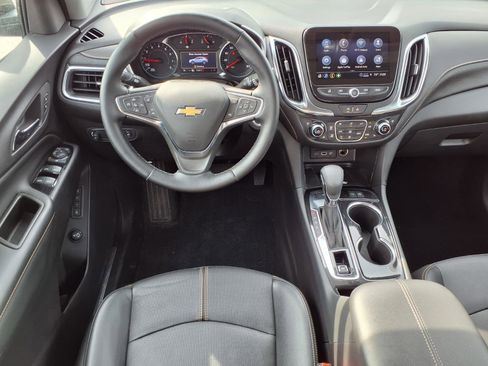 Used 2024 Chevrolet Equinox Premier image 2