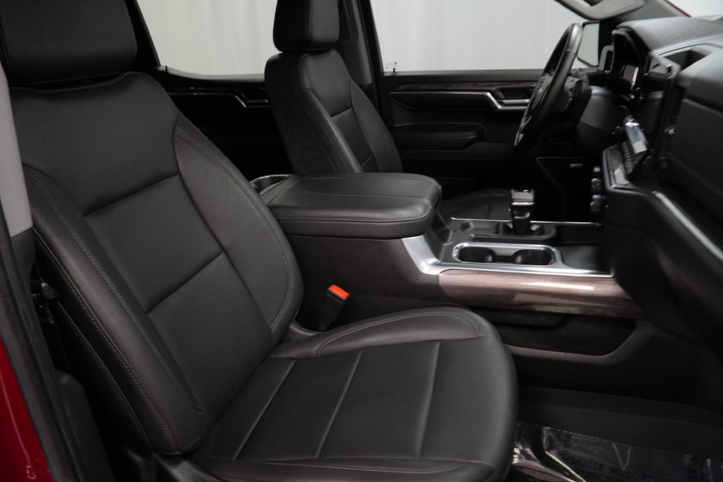 Used 2023 Chevrolet Silverado 1500 LTZ w/ Technology Package AWD/4WD image 31