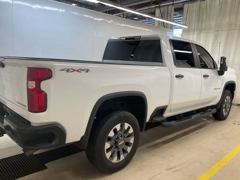 Used 2022 Chevrolet Silverado 2500 Custom w/ Custom Value Package AWD/4WD image 6