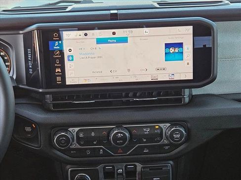 New 2025 Jeep Gladiator Sport image 13