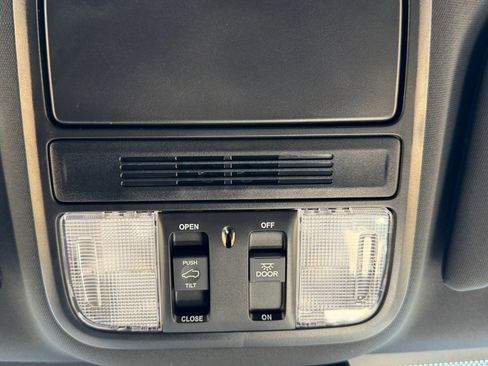 Used 2025 Honda Odyssey Sport-L image 20