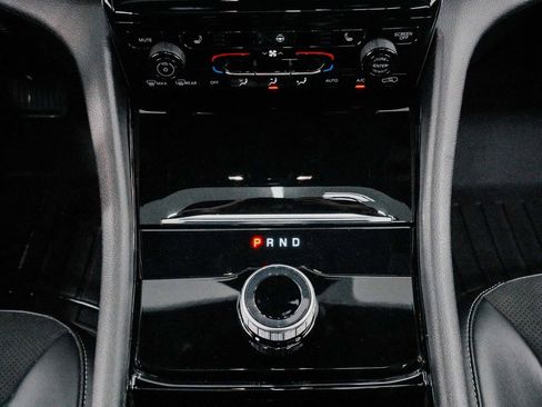 Used 2023 Jeep Grand Cherokee L Laredo image 26