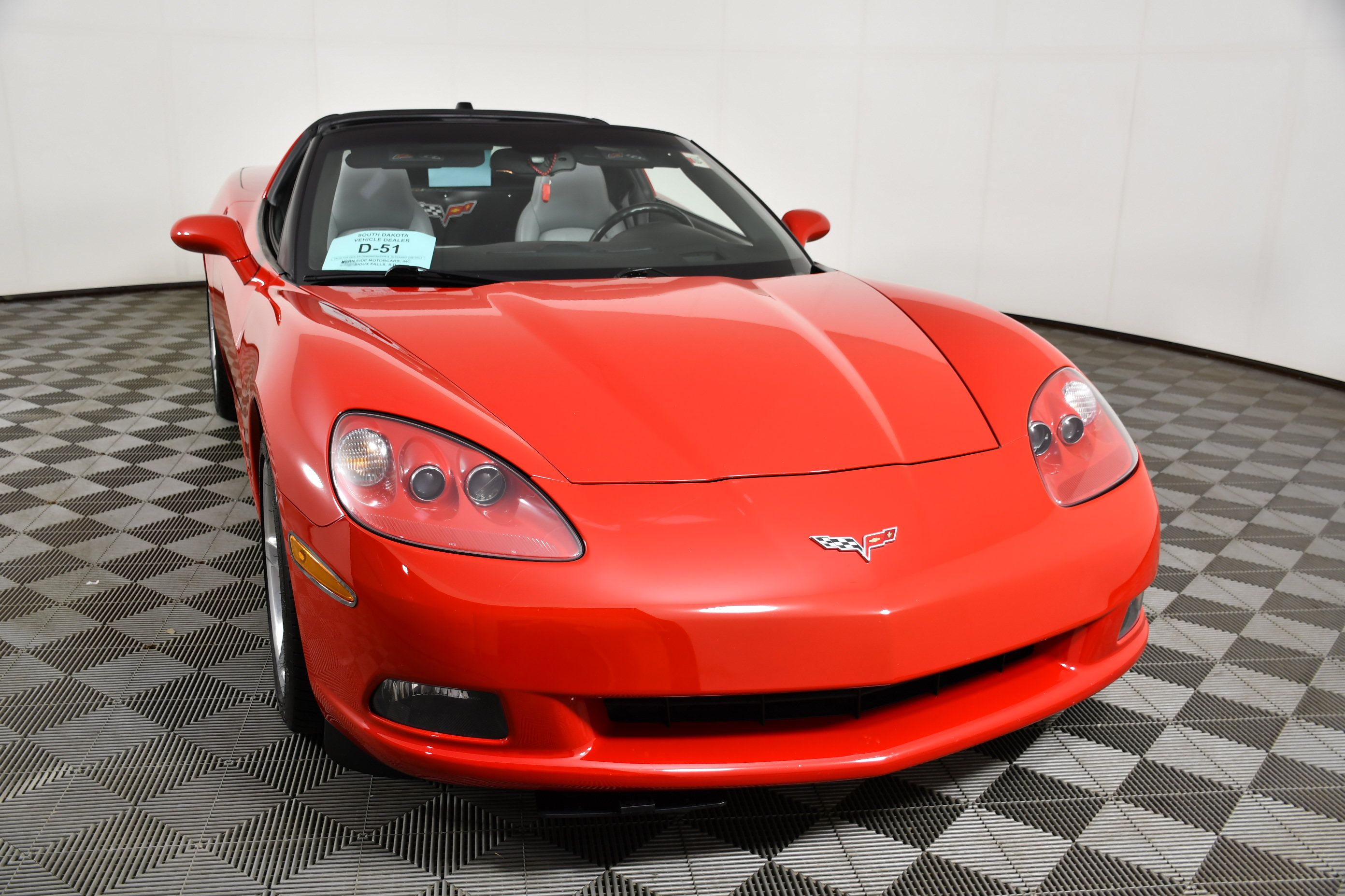 Used 2005 Chevrolet Corvette Coupe w/ Preferred Equipment Group RWD image 3