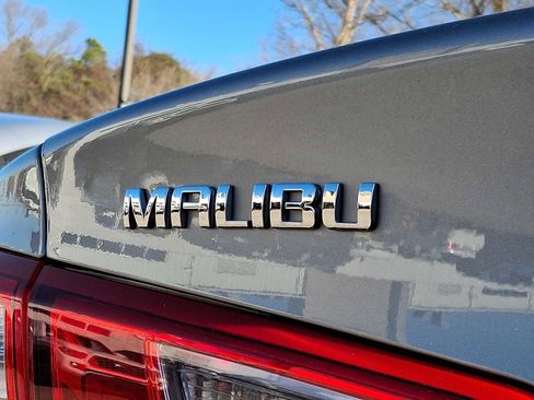 Used 2024 Chevrolet Malibu LT image 3