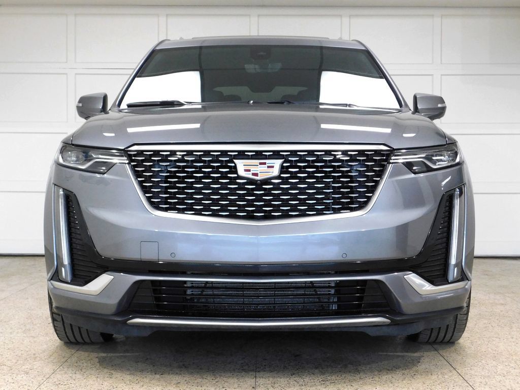 Used 2022 Cadillac XT6 Premium Luxury w/ Technology Package AWD/4WD image 2
