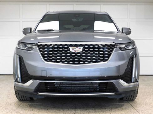 Used 2022 Cadillac XT6 Premium Luxury w/ Technology Package AWD/4WD image 2