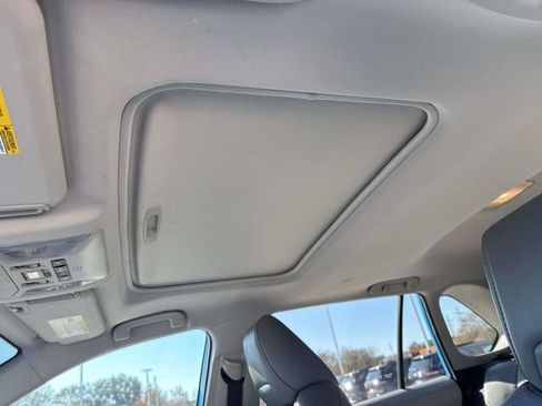 Used 2020 Toyota RAV4 XLE Premium image 22