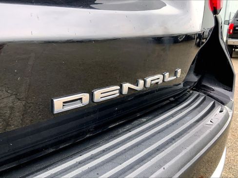 Used 2024 GMC Yukon XL Denali AWD/4WD image 10