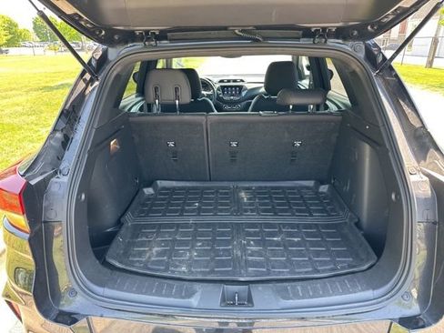 Used 2023 Chevrolet TrailBlazer RS w/ Convenience Package AWD/4WD image 19