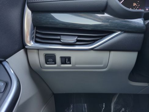 Used 2019 Cadillac XT4 Premium Luxury w/ Driver Awareness Package image 28