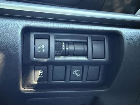 Used 2018 Subaru Crosstrek 2.0i Limited image 22