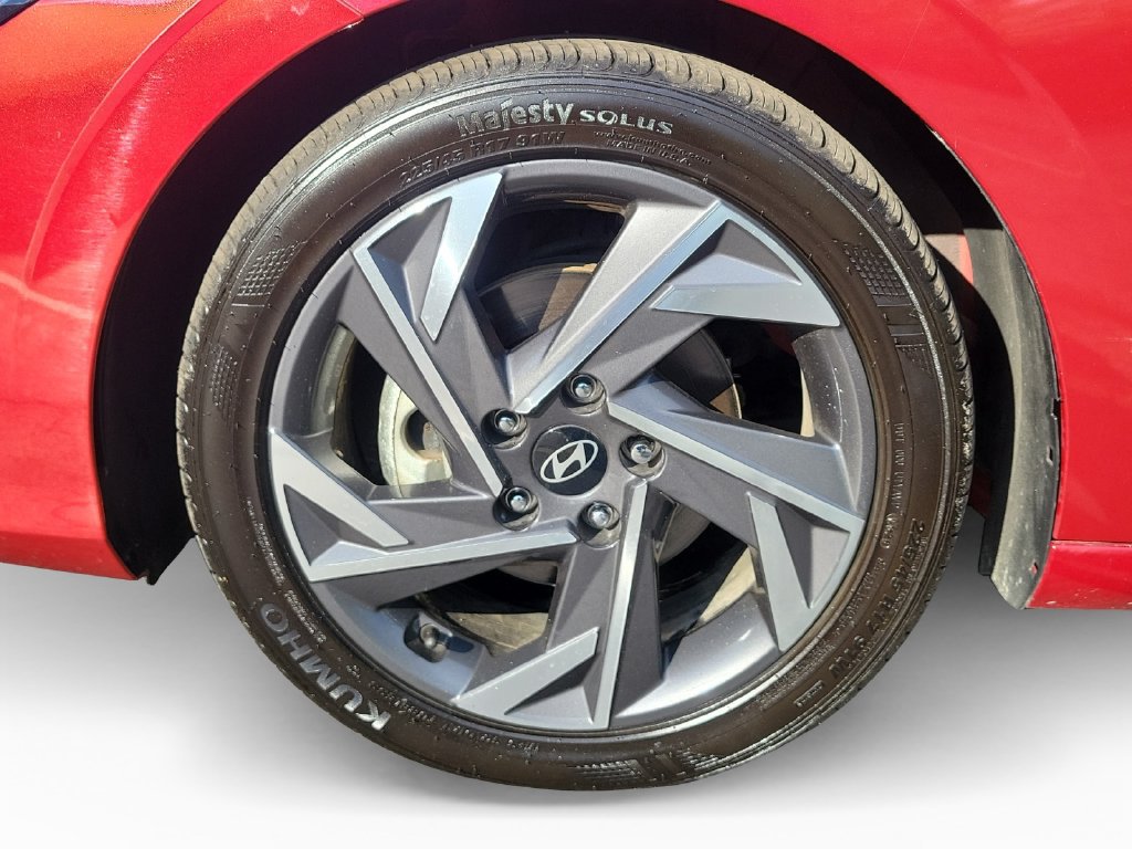Used 2025 Hyundai Elantra Limited FWD image 27