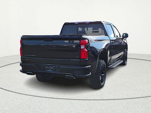 Used 2021 Chevrolet Silverado 1500 LT Trail Boss w/ Convenience Package II image 6