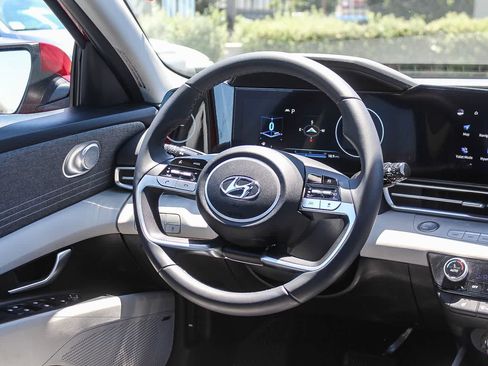 Certified 2023 Hyundai Elantra Limited FWD image 19