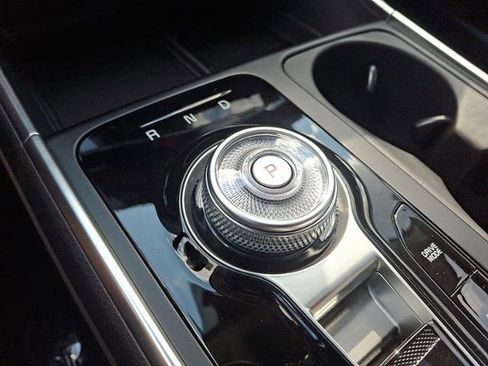 New 2026 Kia Carnival SX image 9