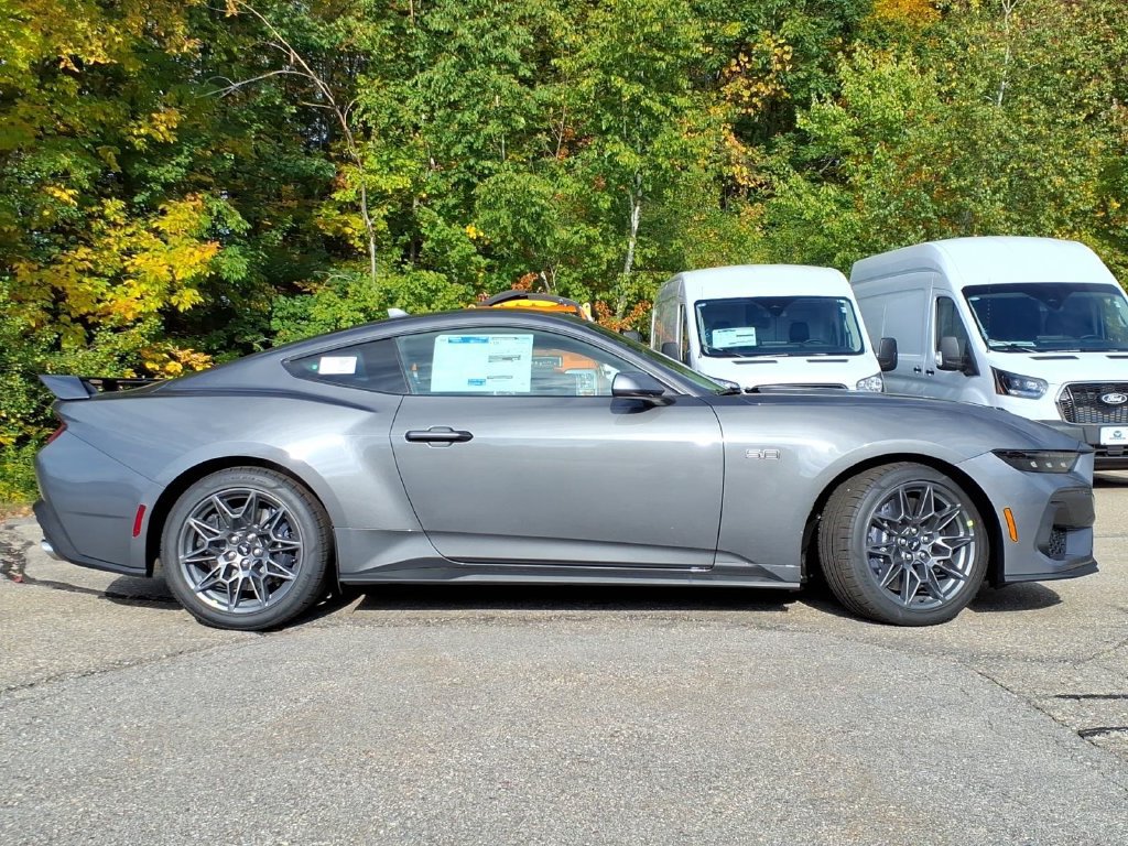 New 2026 Ford Mustang GT w/ GT Performance Package RWD image 4