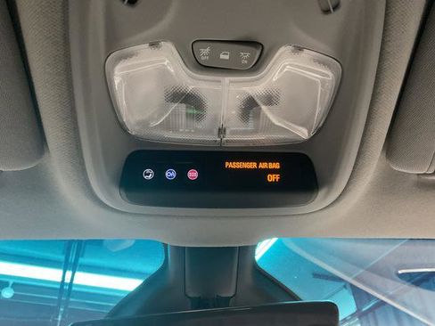 Used 2020 Chevrolet Bolt Premier w/ Infotainment Package image 24