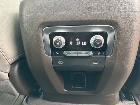Used 2022 GMC Yukon XL SLT w/ SLT Premium Package AWD/4WD image 29