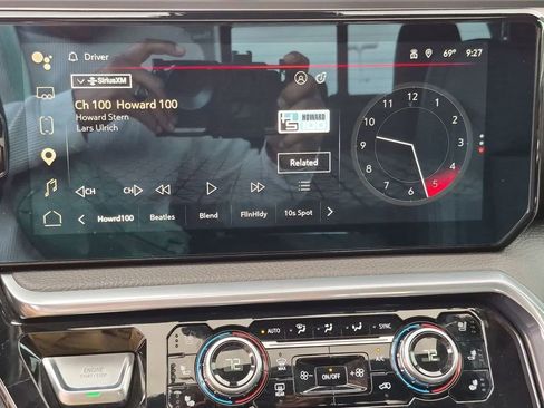Certified 2023 GMC Sierra 1500 Denali w/ Denali Reserve Package AWD/4WD image 5