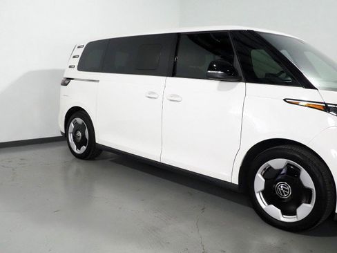 Used 2025 Volkswagen ID. Buzz Pro S image 51