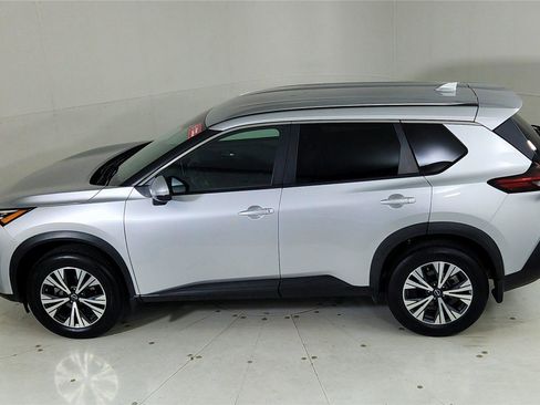 Certified 2022 Nissan Rogue SV image 16