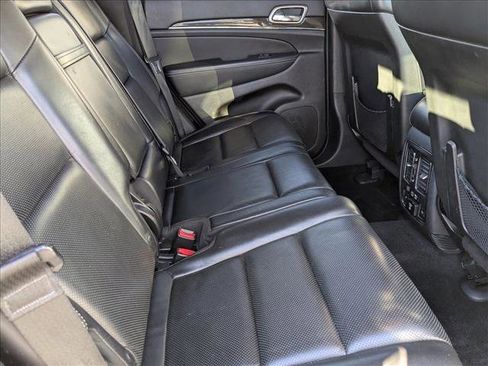 Used 2017 Jeep Grand Cherokee Overland image 19