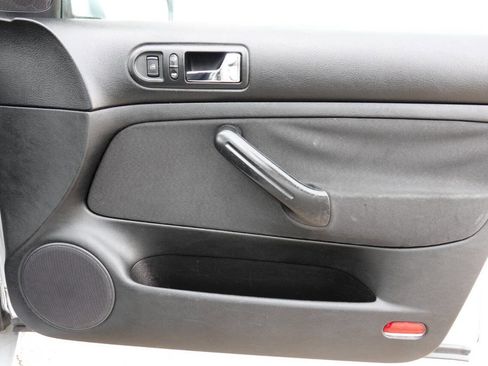 Used 2005 Volkswagen Golf GL image 55