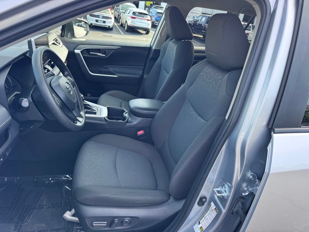 Used 2024 Toyota RAV4 XLE FWD image 18