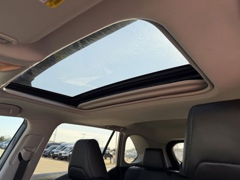 Used 2020 Toyota RAV4 XLE Premium image 18