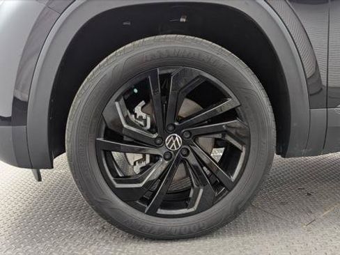 Used 2023 Volkswagen Atlas SE w/ Black Wheel Package FWD image 30