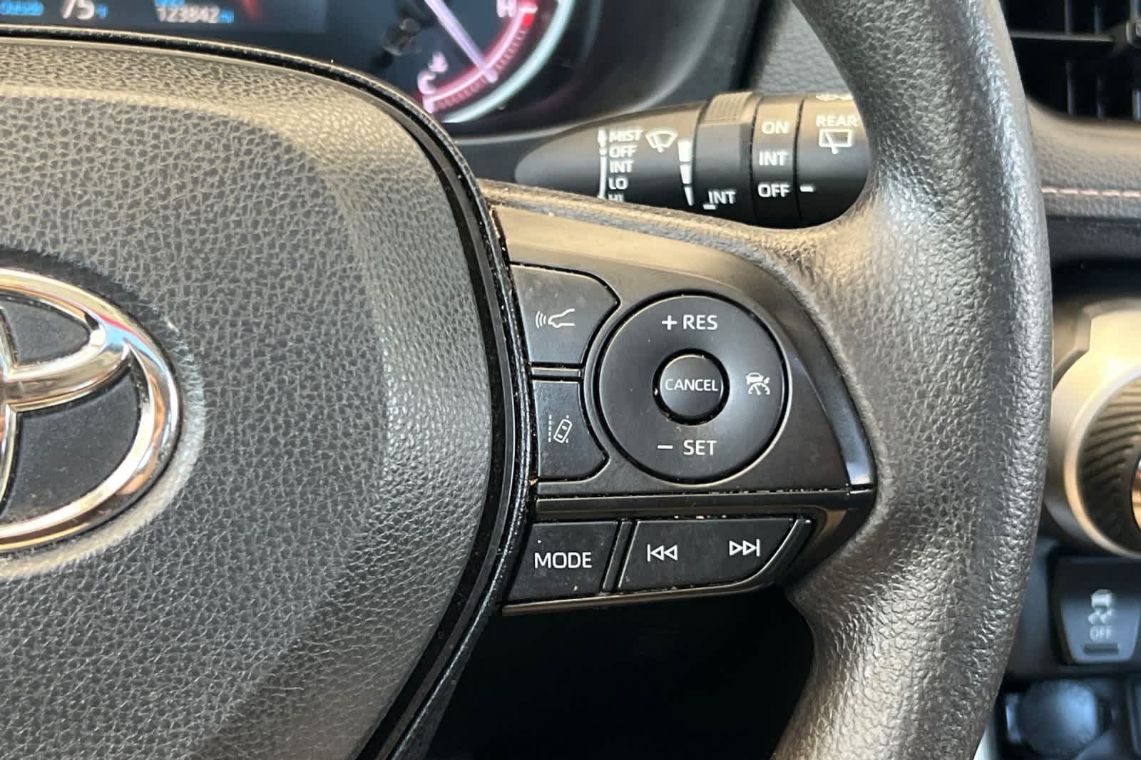 Certified 2024 Toyota RAV4 XLE w/ Convenience Package FWD image 27