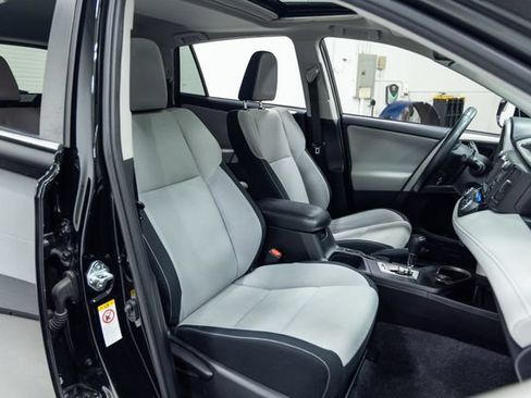 Used 2016 Toyota RAV4 XLE AWD/4WD image 25