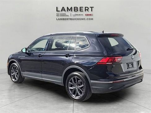Used 2022 Volkswagen Tiguan SE image 3