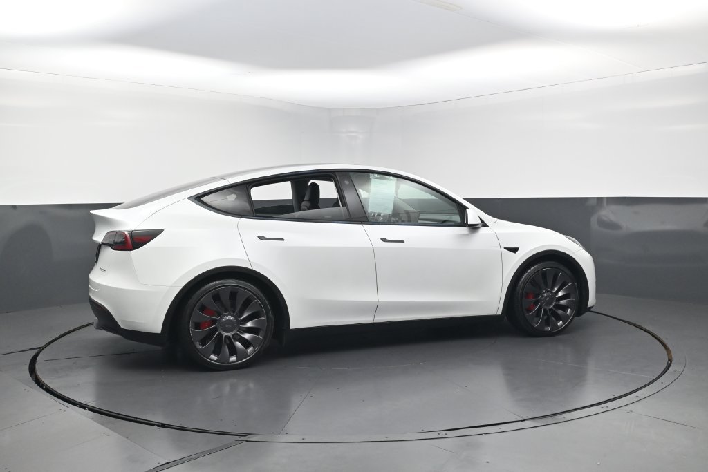 Used 2023 Tesla Model Y Performance AWD/4WD image 3
