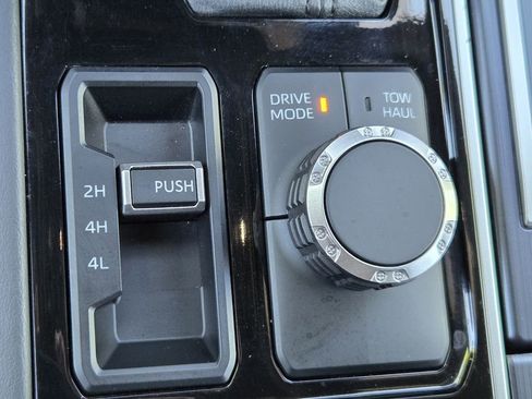 Used 2023 Toyota Tundra Platinum AWD/4WD image 32