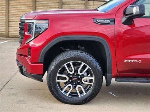 Used 2024 GMC Sierra 1500 AT4 w/ Technology Package AWD/4WD image 15