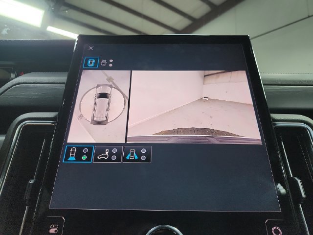 Used 2025 GMC Yukon Denali RWD image 18