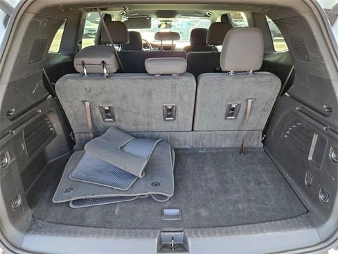 Used 2025 GMC Acadia Elevation image 18