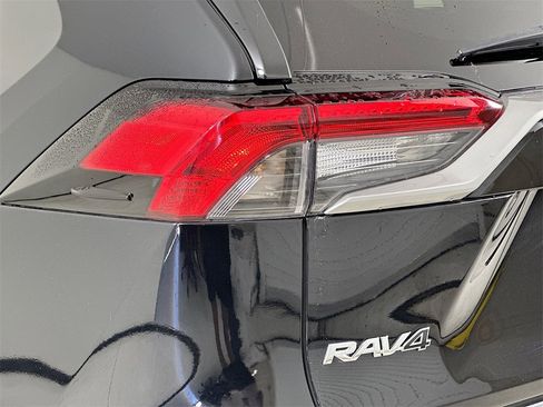 Used 2022 Toyota RAV4 Limited image 2