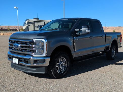 Used 2024 Ford F350 Lariat image 7