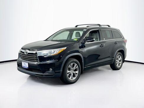 Used 2015 Toyota Highlander XLE AWD/4WD image 1