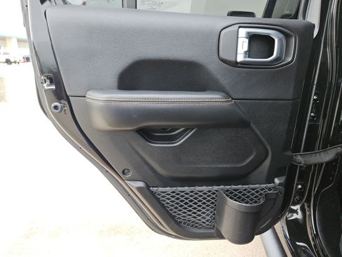 Used 2020 Jeep Gladiator Mojave AWD/4WD image 15