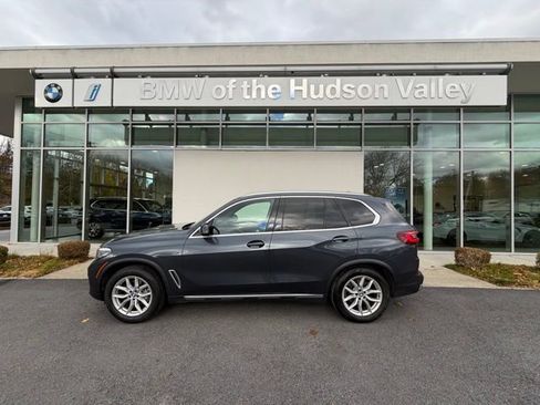 Used 2021 BMW X5 xDrive40i w/ Premium Package image 1