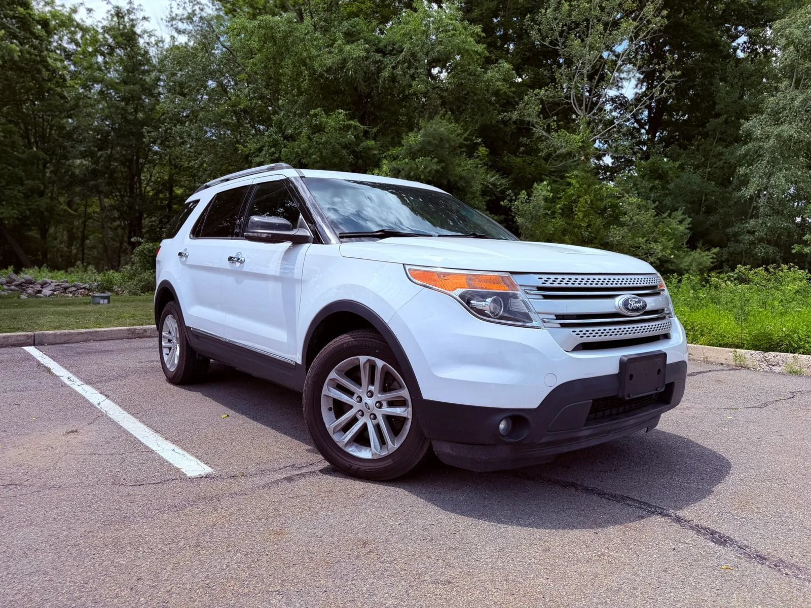 Used 2015 Ford Explorer XLT w/ Equipment Group 202B AWD/4WD image 1