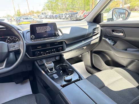 Used 2025 Nissan Rogue SV AWD/4WD image 22