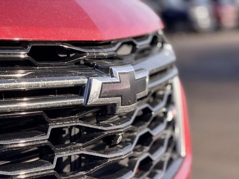 Used 2023 Chevrolet Traverse RS image 33