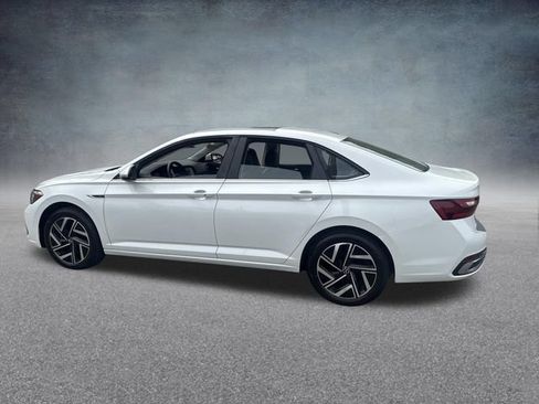 Used 2024 Volkswagen Jetta SEL FWD image 12