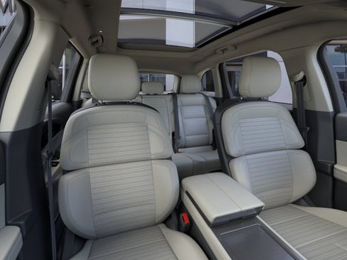 New 2026 Lincoln Nautilus Reserve AWD/4WD image 10