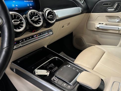 Used 2021 Mercedes-Benz GLB 250 4MATIC image 20
